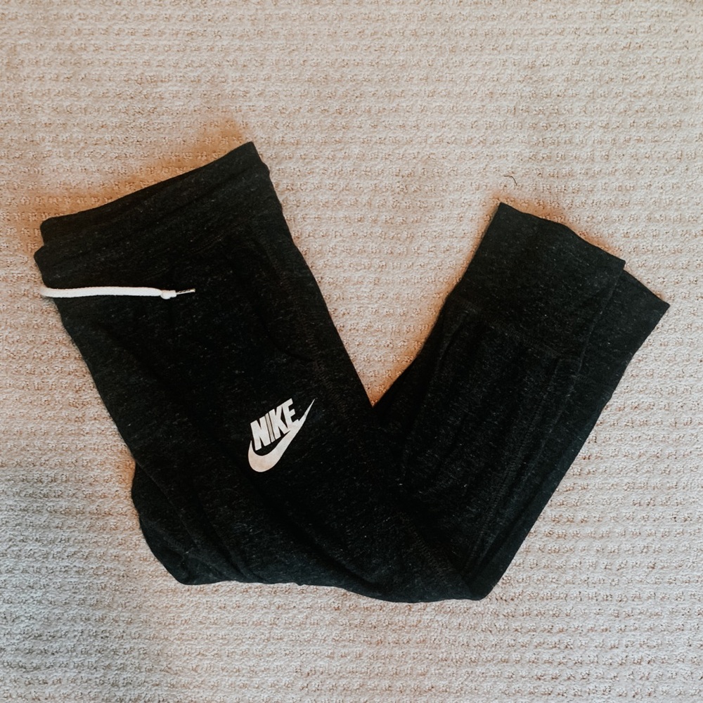 Nike Cropped Joggers ☀️